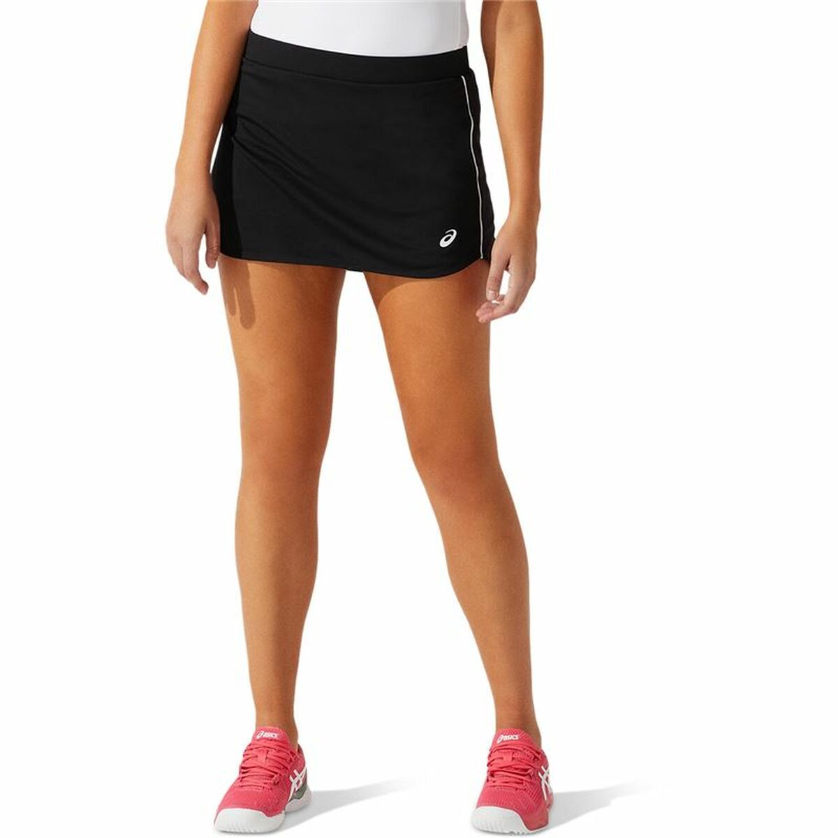 Tennishame Musta